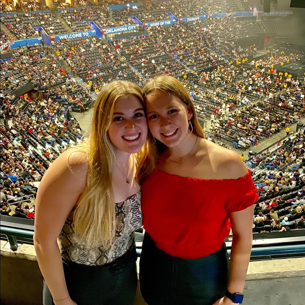 Meet your Posher, Lauren